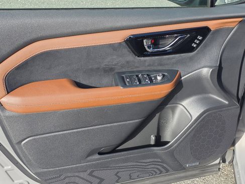 Used 2025 Subaru Forester Touring w/ Touring Package image 31