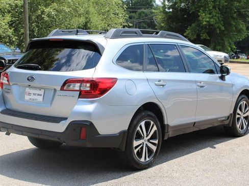 Used 2018 Subaru Outback 2.5i Limited image 7