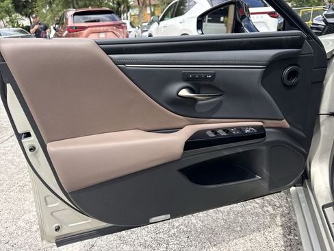 Certified 2024 Lexus ES 350 w/ Premium Package FWD image 13