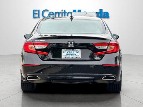 Certified 2018 Honda Accord Touring image 4