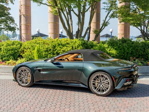 New 2026 Aston Martin V8 Vantage Coupe image 2