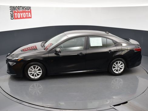 Used 2025 Toyota Camry LE FWD image 18