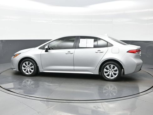Used 2024 Toyota Corolla LE FWD image 3