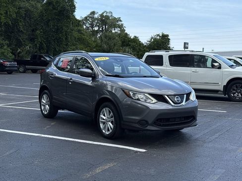 Certified 2019 Nissan Rogue Sport SV FWD image 1