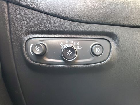 Used 2021 Chevrolet Equinox LT image 29