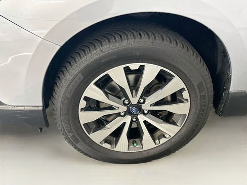 Used 2016 Subaru Outback 2.5i Limited AWD/4WD image 11