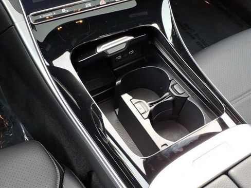 Used 2025 Mercedes-Benz C 300 4MATIC Sedan image 7