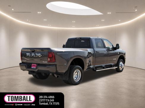 Used 2025 RAM 3500 Laramie w/ Sport Appearance Package AWD/4WD image 7