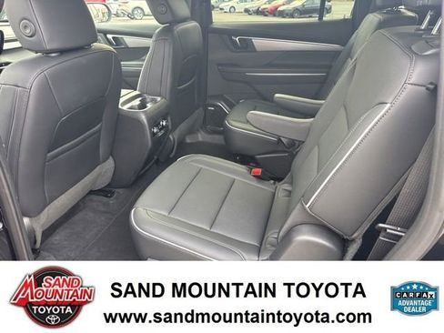 Used 2025 Buick Enclave Preferred image 13