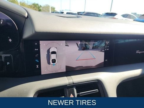 Used 2022 Porsche Taycan image 5