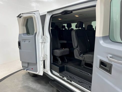 Used 2016 Ford Transit 350 XLT RWD image 31
