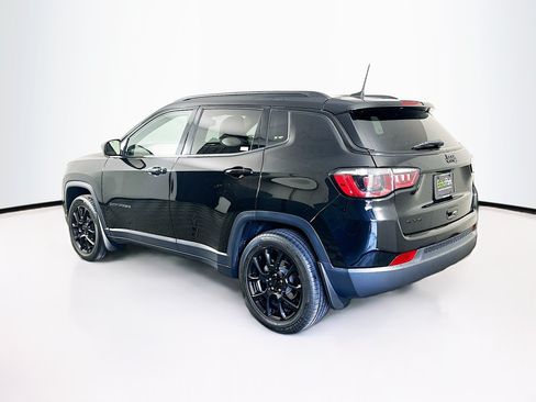 Used 2023 Jeep Compass Latitude w/ Convenience Group AWD/4WD image 5