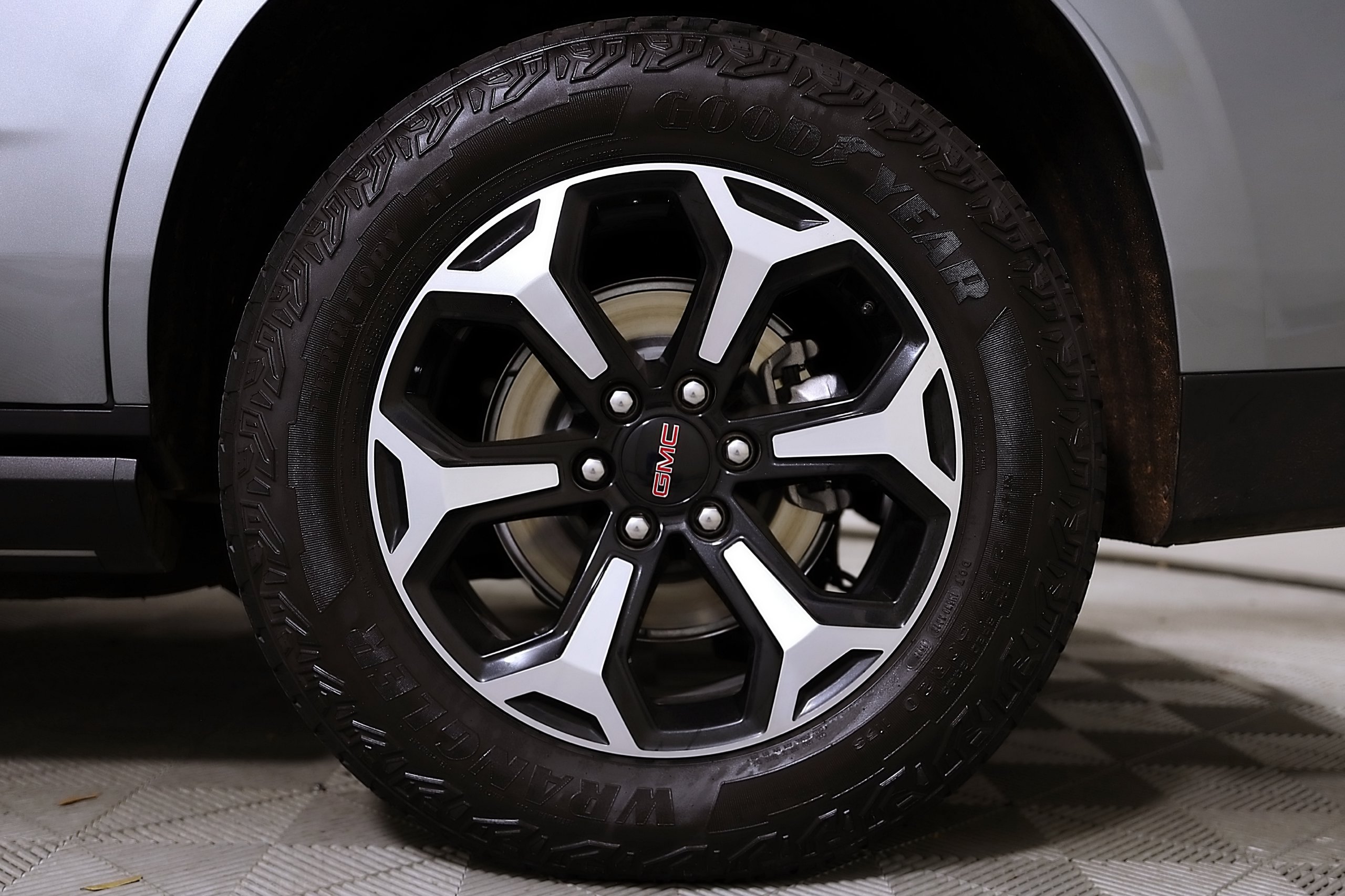 Used 2025 GMC Yukon AT4 AWD/4WD image 10