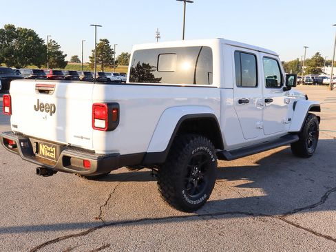 New 2025 Jeep Gladiator High Tide image 5