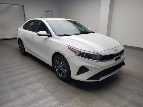 Used 2023 Kia Forte LXS FWD image 13