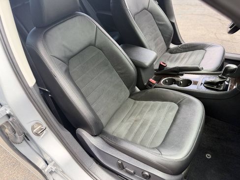 Used 2015 Volkswagen Passat TDI SEL Premium FWD image 12