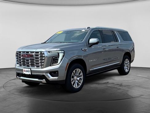 New 2026 GMC Yukon XL Denali w/ Sun & Power Step Package AWD/4WD image 3