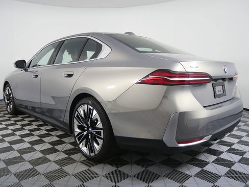 Used 2024 BMW 540i xDrive 540i xDrive image 5