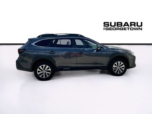 Used 2025 Subaru Outback Premium AWD/4WD image 8