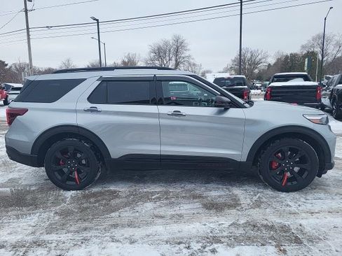 Used 2020 Ford Explorer ST w/ ST Street Pack image 27