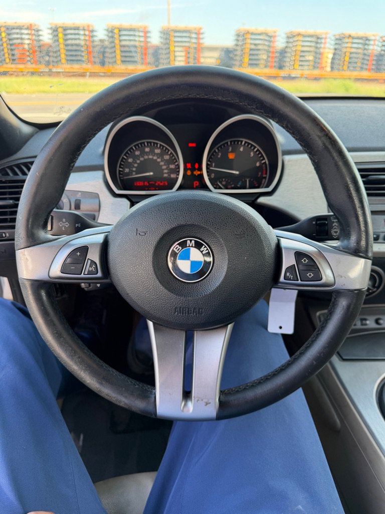 Used 2004 BMW Z4 3.0i RWD image 33