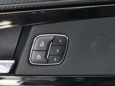 Used 2023 Lincoln Nautilus Reserve w/ Monochromatic Package image 31