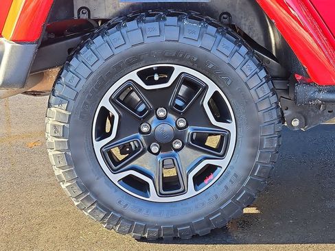 Used 2017 Jeep Wrangler Unlimited Rubicon AWD/4WD image 7