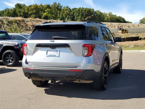Used 2023 Ford Explorer ST-Line image 3