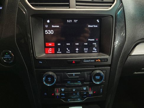 Used 2017 Ford Explorer XLT w/ Equipment Group 202A AWD/4WD image 25