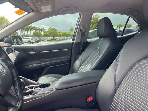 Used 2023 Toyota Camry SE FWD image 21