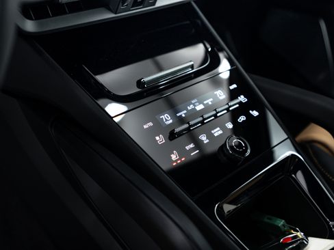 Certified 2026 Porsche Cayenne GTS image 16