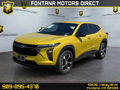 Used 2024 Chevrolet Trax RS FWD image 1