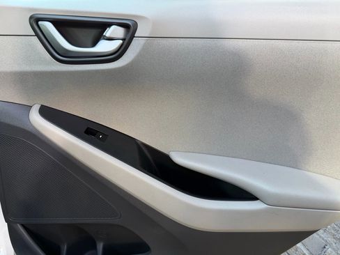 Used 2017 Hyundai Ioniq SEL image 13
