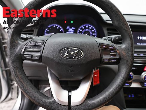Used 2019 Hyundai Elantra SE w/ Cargo Package FWD image 10