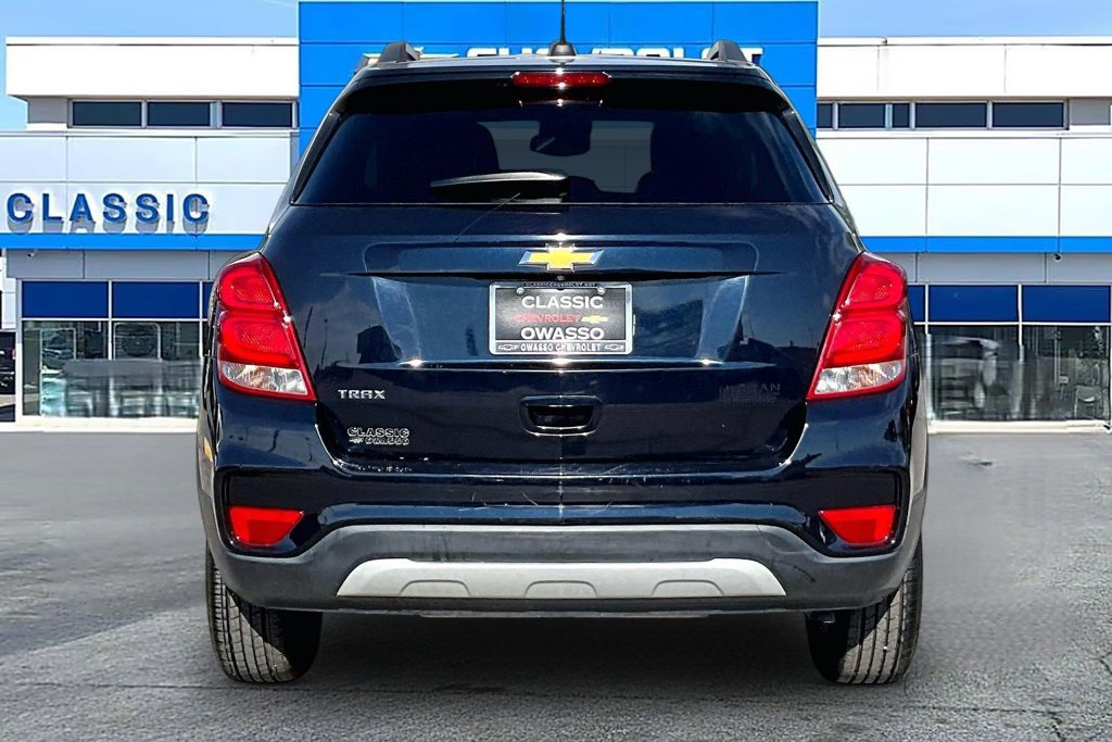 Used 2022 Chevrolet Trax LT w/ LT Convenience Package FWD image 4