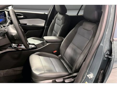 New 2026 Chevrolet Trax LT w/ LT Convenience Package FWD image 10