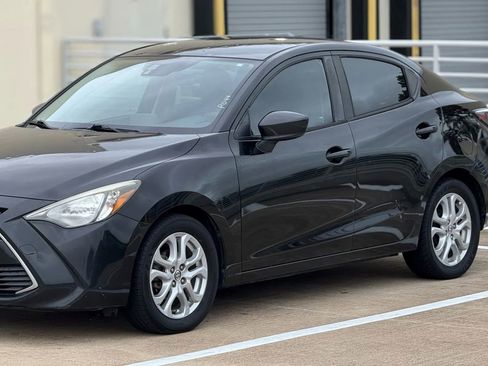 Used 2016 Scion iA FWD image 4