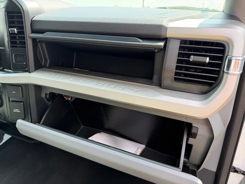 Used 2025 Ford F350 XLT AWD/4WD image 36