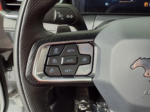 Used 2025 Ford Mustang GT Premium RWD image 25