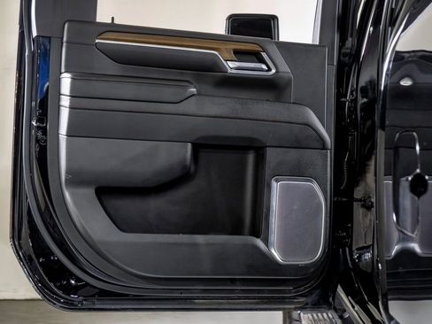 Used 2024 Chevrolet Silverado 2500 High Country w/ High Country Premium Package image 39