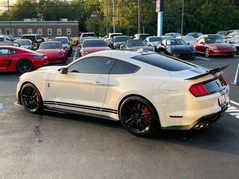 Used 2021 Ford Mustang Shelby GT500 w/ Technology Package RWD image 9