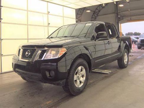Used 2013 Nissan Frontier SV AWD/4WD image 1