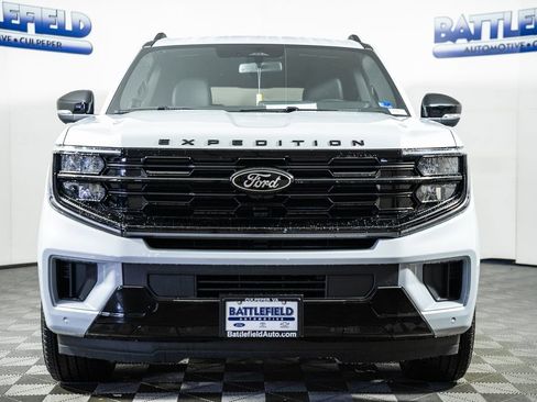New 2026 Ford Expedition Max Platinum image 2