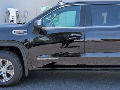 Used 2023 GMC Sierra 1500 SLE AWD/4WD image 32