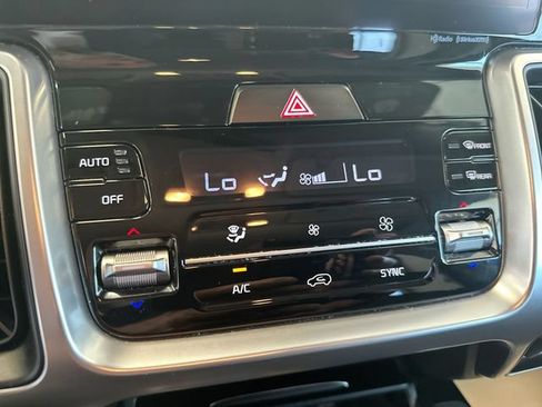 Certified 2023 Kia Sorento S AWD/4WD image 18