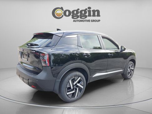 New 2026 Nissan Kicks SV w/ SV Premium Package FWD image 5