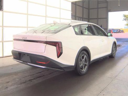 Used 2025 Kia K4 FWD image 12