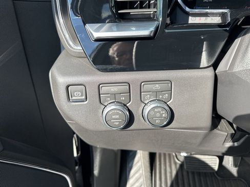 Used 2026 GMC Sierra 1500 Elevation image 11