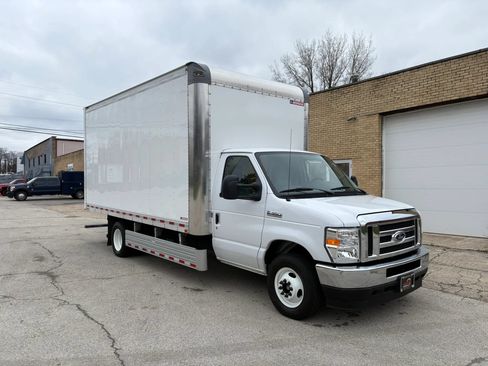 Used 2022 Ford E-350 and Econoline 350 Super Duty w/ Power Windows & Locks Group RWD image 4