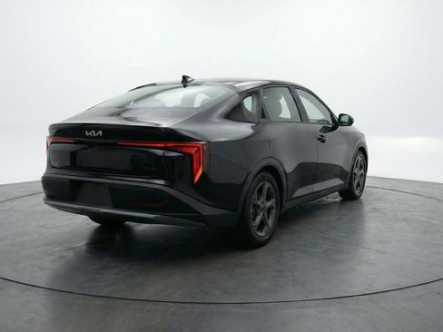 Used 2025 Kia K4 LXS image 9